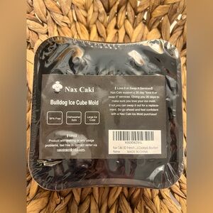 NWT Bulldog Ice Cube Mold